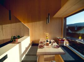 Exklusive Cabins am Rursee inmitten der Natur – mlab relax Eifel, beach hotel in Simmerath