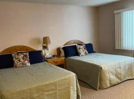 #146 Golf, SkI, Pool Pass Walk to hill