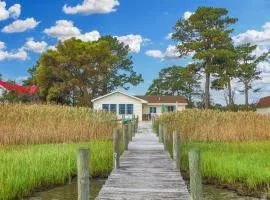 An Unfettered View - Beautiful ranch w/ boat dock!