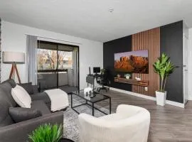 Sleek 2BR Near ASU, Pool, Grill, Parking,PetFrndly