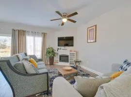 5 Mi to Charlotte Motor Speedway Cozy Townhome