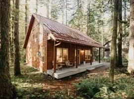 Glacier Springs Cabin 12 - Wi-Fi - A-C - Evc