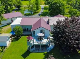 Fire Pit and Game Room North East Family Retreat!