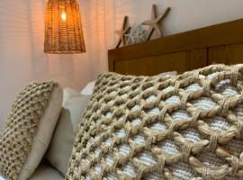 Ocean Drive Deluxe APARTMENT ADULTS ONLY DOG FRIENDLY, viešbutis mieste Brean