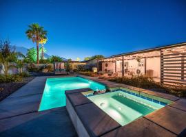Indio Zen Retreat Pool Spa Home Sleeps, hotel in Indio