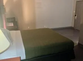 Deluxe inn
