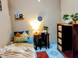 L1 Llega y Descansa, Habitación junto a la Central