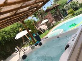 Chácara Prainha JK com piscina praia no quintal de casa