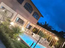 Chácara Prainha JK com piscina praia no quintal de casa