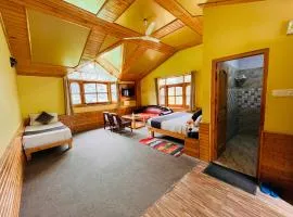 Snow Clad Riverview Hotel & Resort, Manali
