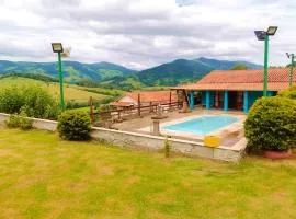Incrivel chacara com pisc e churrasq em Extrema MG