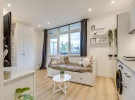 Cosy Studio with Balcony