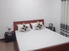 King Elephant, Homestay Pinnawala