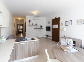 Modern & Central 2 bedroom & 2 bathrooms apartment, hotel u gradu 'Msida'
