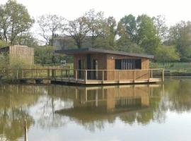 tom Sawyer cabane flottante, chalupa v destinaci Bressuire