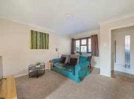 Pass the Keys Charming 1-Bed Study w garden