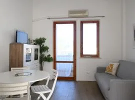 M425 - Marcelli, bilocale su due livelli con terrazzo