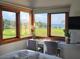 Perivleptos ΙI, villa in Perdika