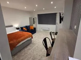 Modern Studio Apartment in Blackburn Town Centre