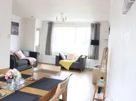 Private & Comfortable 2 Bedroom Home away from Home