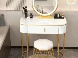 Royal Flat