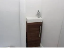 Newly Refurbished 3 Bed 2.5 Bath House in Staines