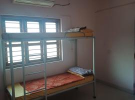 Shree ram dormitory, asrama di Gandhidham