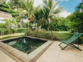 Lakaz Filao - Premium Apartment - private pool & garden - AC