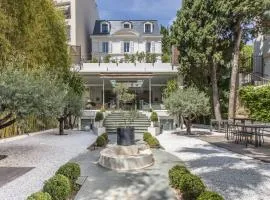 Heart of Cannes Luxury Stay - Steps from Beach & Palais