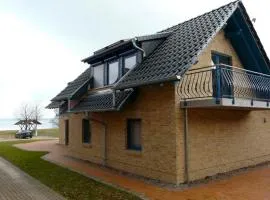 Ferienhaus direkt an See & Strand