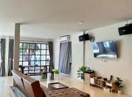 Charin pool Villa Bangsean home1