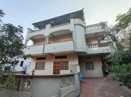 Feel Like Home Rkbeach, hotel di Visakhapatnam