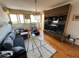 Shared condo by Zadar Oldtown and beach 400 m away, hotel u Zadru