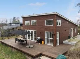 4 Bedroom Nice Home In Hadsund