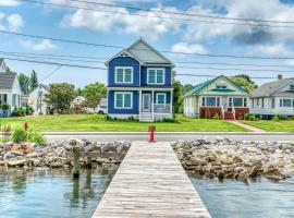 Blue Marlin - Pet friendly with Private Dock!, hotel a Chincoteague