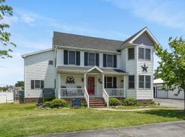 Casa del Mar - Pet friendly with Hot tub!, hotel a Chincoteague