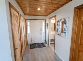 Cedar Cove - Waterfront home with Fire pit!