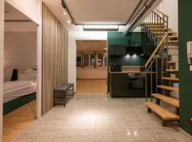 Munich Large Apartment 150 qm in top located with 4 Bedrooms 1 to 15 guests