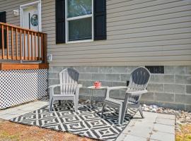 Crabby Pines - Pet friendly modern accommodations!, Hotel in Deep Hole