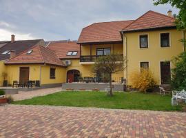 Di&oacute;fa Vend&eacute;gh&aacute;z