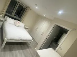 156 Holloway