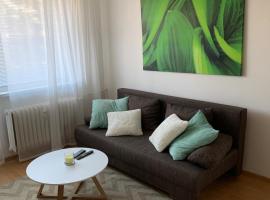 Your home 10 with parking, hotel in Košice