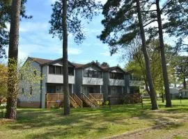 Gone Coastal - Pet friendly with screened porch!