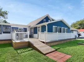 Grandma's House - Close to town, game area & pet friendly!