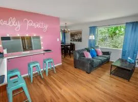 Super Cute Five Bedroom Home in Denver Perfect For Girls Trips
