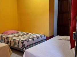 Gually Hostel, hotel v destinaci Flores