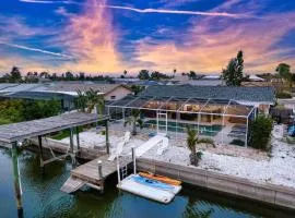 Private Dock Heated Pool Hot Tub Game Room Fun