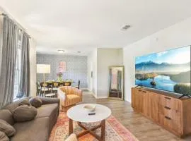 TX A&M! TAMU! Pet Friendly! 7 Beds, King & Queen! Billiards! Fire Pit Oasis!
