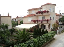Apartments Sljuka, hotel u Pirovcu