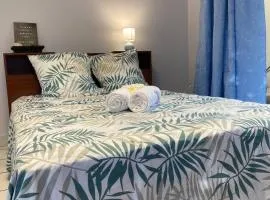 Manureva Iti Lodge